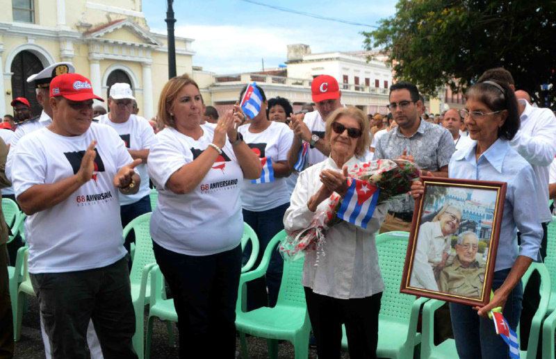 Acto en Cienfuegos Fotos: Modesto Gutiérrez Cabo Acto en Cienfuegos Fotos: Modesto Gutiérrez Cabo