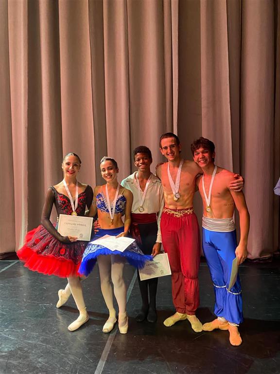 Estudiantes cubanos de ballet ganan premios en Sudáfrica