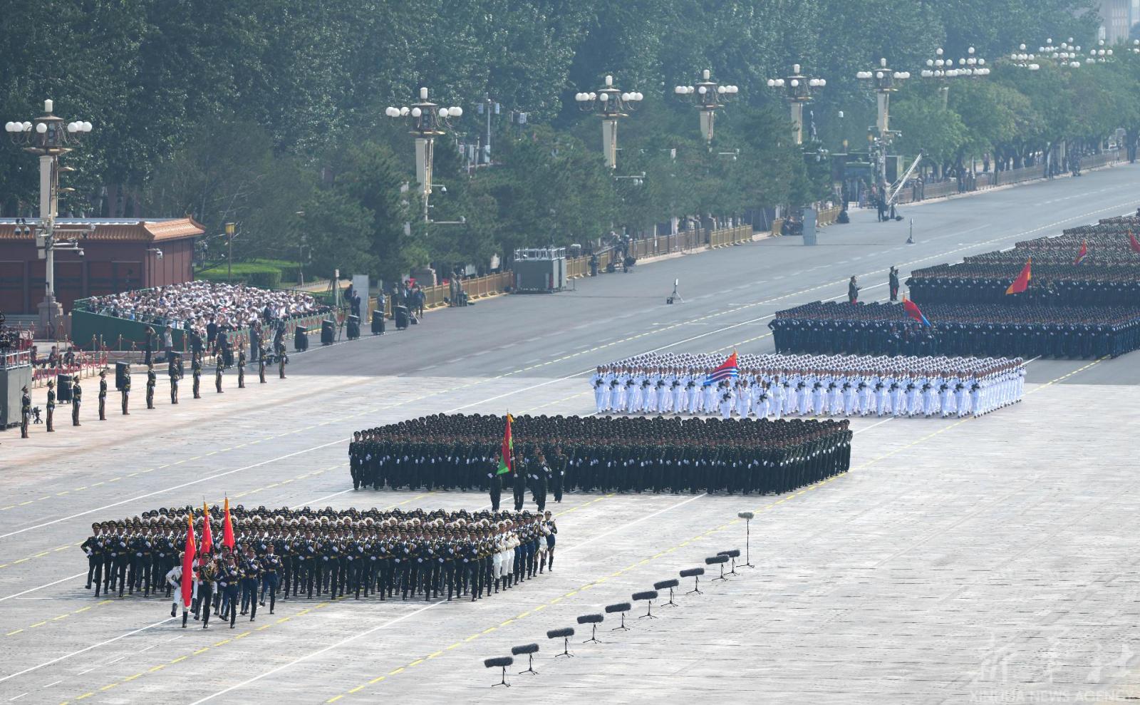 En la histórica plaza Tianamen, de Beijing, un desfile militar conmemoró este 3 de septiembre los 80 años de la victoria del pueblo chino contra la agresión japonesa en la guerra antifascista mundial. Foto: Xinhua.