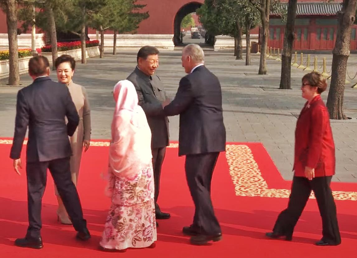 El presidente cubano, Miguel Díaz-Canel, asistió como invitado al desfile conmemorativo en China. Foto: Presidencia.