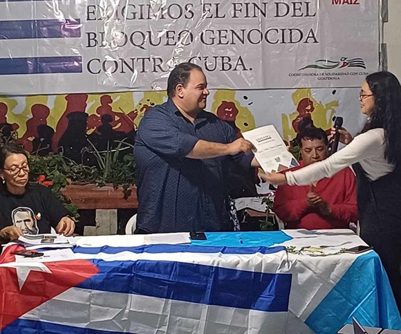 Brigada médica cubana recibe nuevo reconocimiento en Guatemala