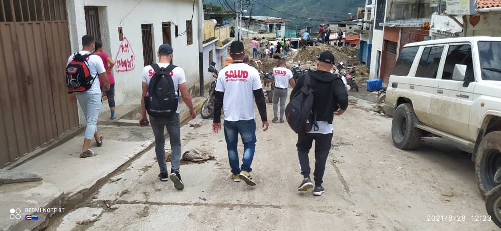 Cubanos ayudando Cubanos ayudando