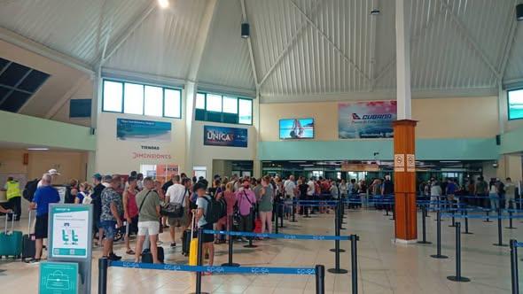 Aeropuerto Internacional Frank País García de Holguín Aeropuerto Internacional Frank País García de Holguín