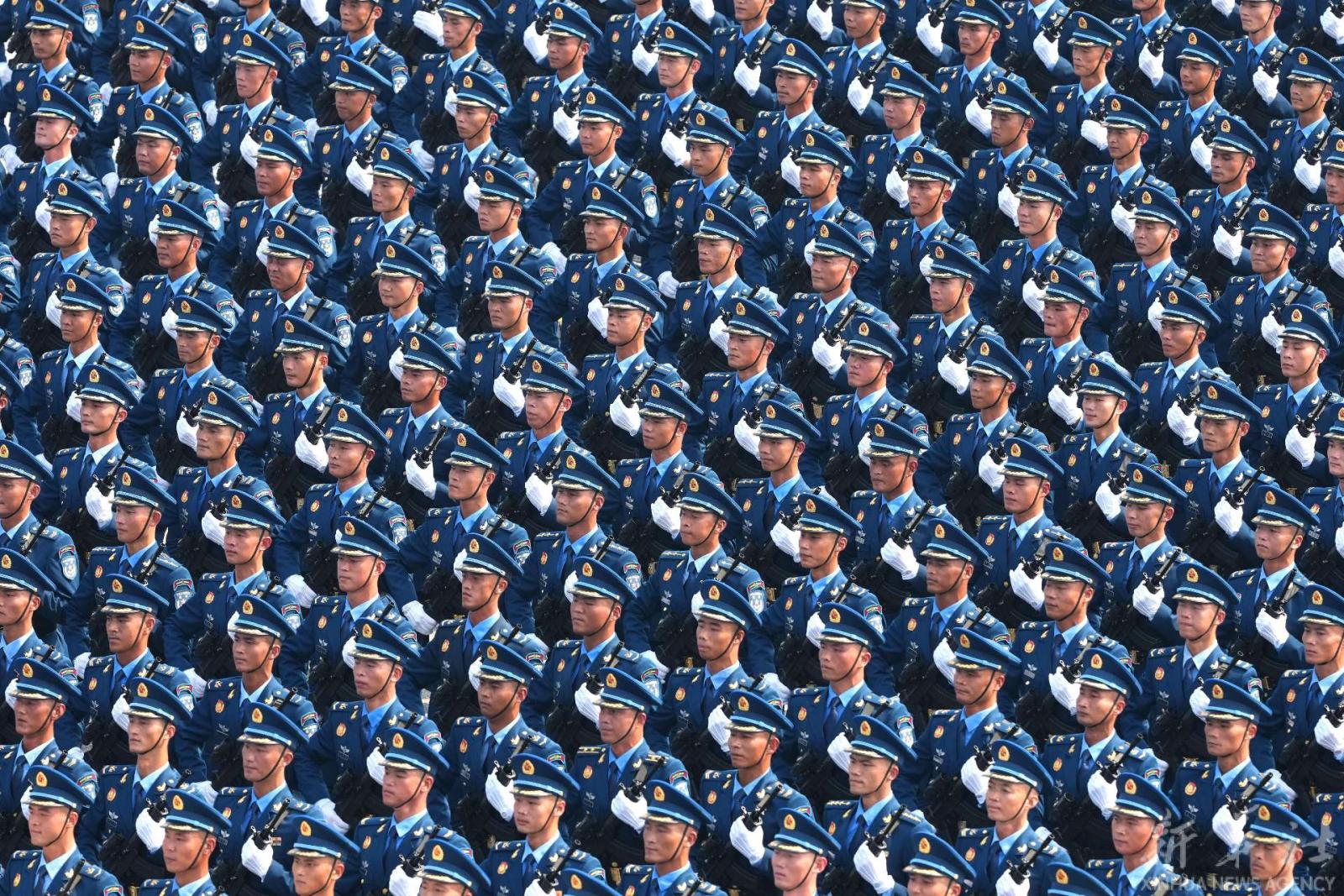 En la histórica plaza Tianamen, de Beijing, un desfile militar conmemoró este 3 de septiembre los 80 años de la victoria del pueblo chino contra la agresión japonesa en la guerra antifascista mundial. Foto: Xinhua.