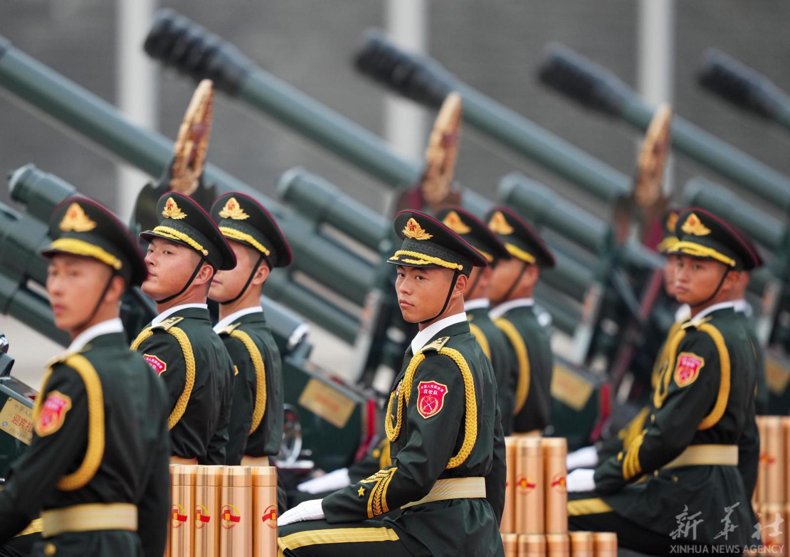 En la histórica plaza Tianamen, de Beijing, un desfile militar conmemoró este 3 de septiembre los 80 años de la victoria del pueblo chino contra la agresión japonesa en la guerra antifascista mundial. Foto: Xinhua.